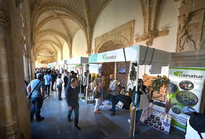 Imagen de archivo de los stands de la Feria de la Economía Local de Jerez celebrada en 2024