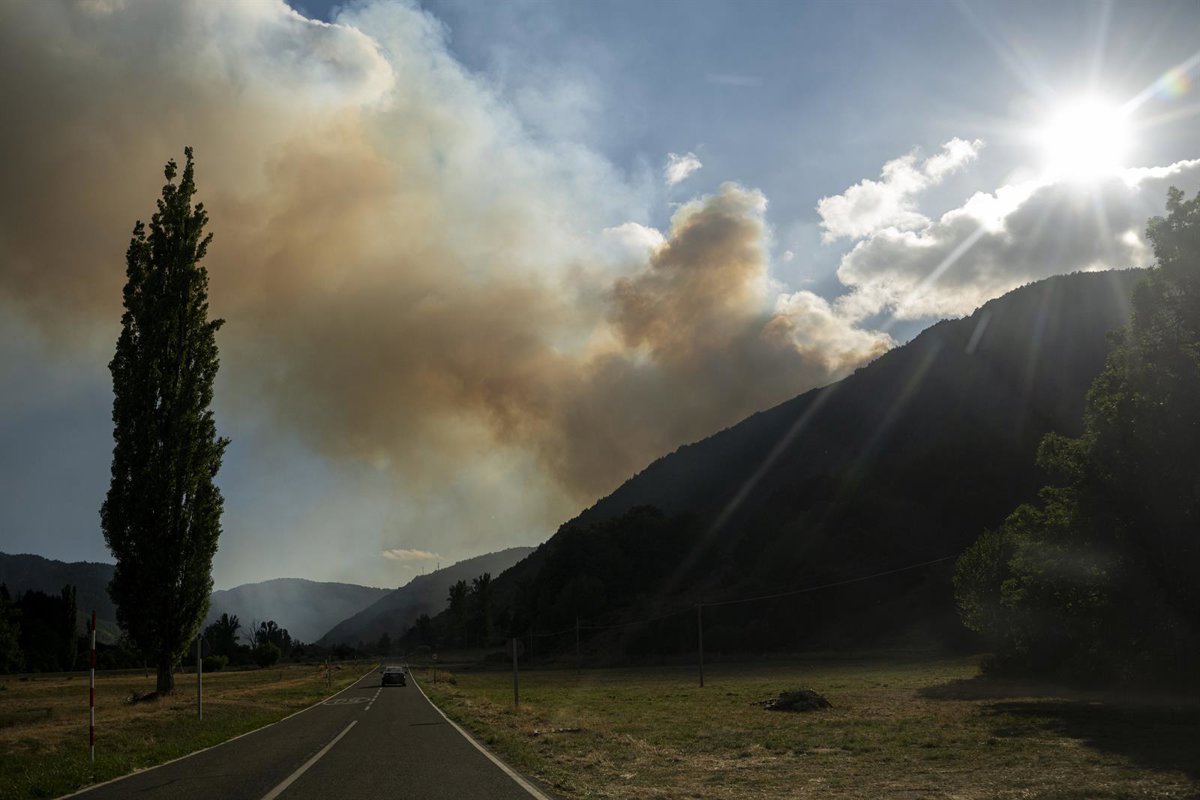 Los incendios se reducen a 18 y dejan más de 360.000 hectáreas quemadas, aunque la meteorología juega ahora a favor