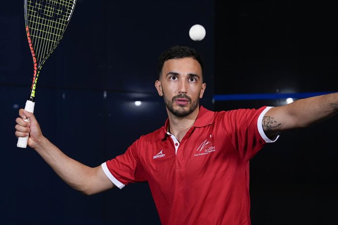 Iker Pajares durante o Dia da Mídia da Equipe de Squash da Espanha celebrado no pavilhão La Luz em 18 de agosto de 2025, em Tres Cantos, Madri, Espanha.