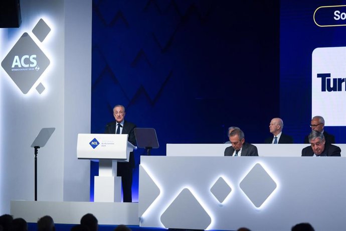 Archivo - El presidente de ACS, Florentino Pérez, interviene durante la junta general ordinaria de accionistas 2024, en la Feria de Madrid Ifema
