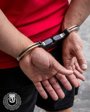 Detenido en Centro un hombre que agredió a su pareja y se arrancó los arpones de la pistola táser