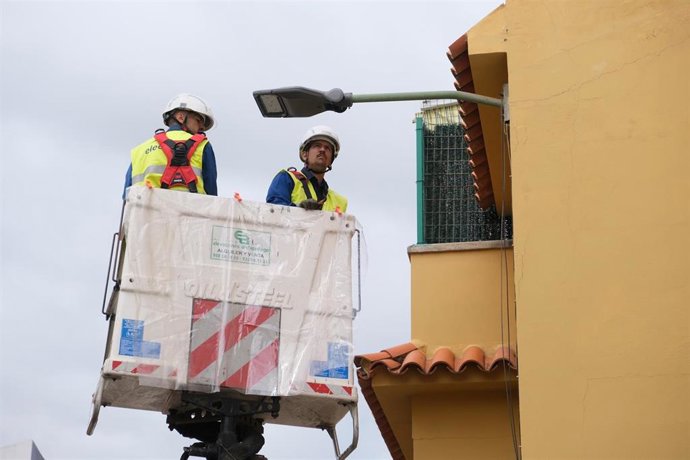 Las Palmas de Gran Canaria invierte 765.000 euros en la modernización del alumbrado de La Isleta y Las Coloradas