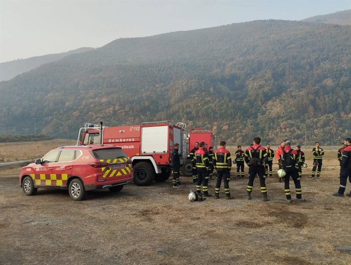 Esta mañana han llegado a León nuevos bomberos para relevar a los que han estado trabajando esta semana.