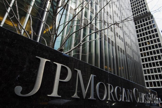 Archivo - Arquivo - Logotipo do JP Morgan Chase & Co. em sua sede em Nova York (Estados Unidos).