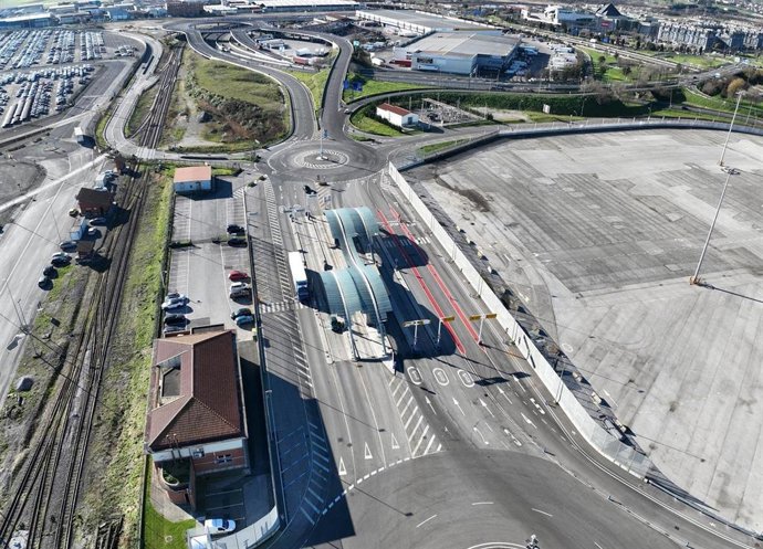 Archivo - Cerramiento Puerto de Santander