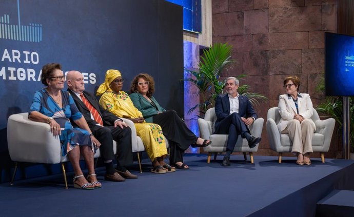 El Gobierno de Canarias reconoce con la distinción Valbanera la labor a la migración canaria