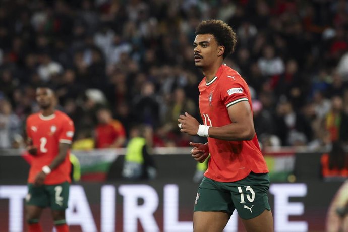 Archivo - El central Renato Veiga, en un partido con la selección de Portugal. 