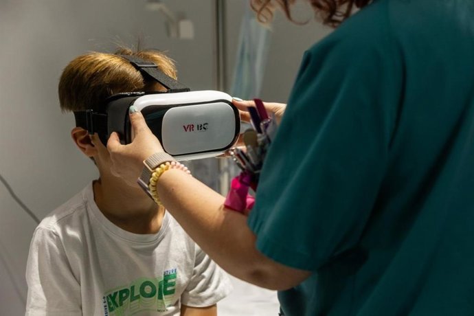 Gafas de realidad virtual reducen la ansiedad de los pacientes de las Urgencias Pediátricas del Hospital de Guadalajara.