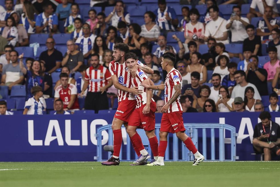 El argentino Julián Álvarez celebra un gol con el Atlético de Madrid ante el RCD Espanyol en La Liga EA Sports 2025-26.