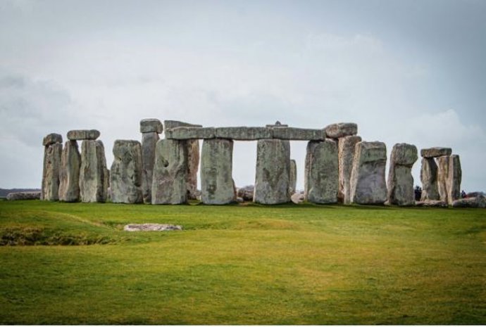 A análise de um dente de vaca da época da construção de Stonehenge fornece evidências da origem galesa
