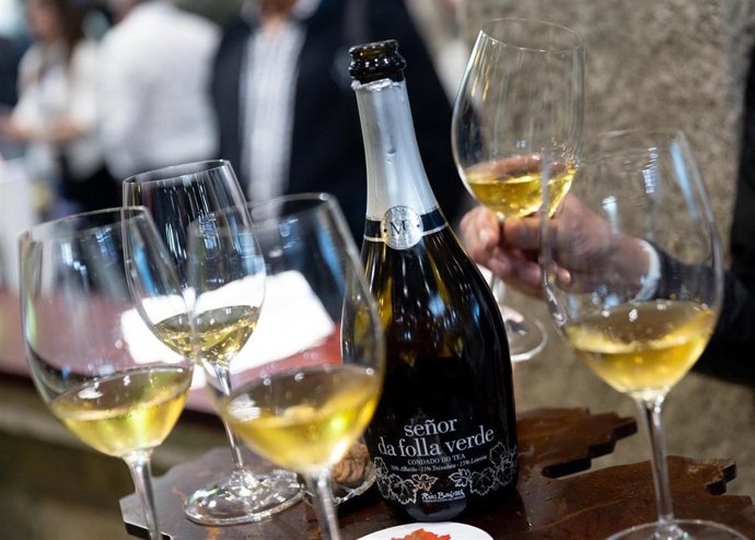 Archivo - Botellas de vino durante la inauguración del 38 Salón Gourmets