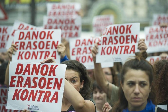 Archivo - Concentración contra agresiones sexistas de Bilboko Konpartsak