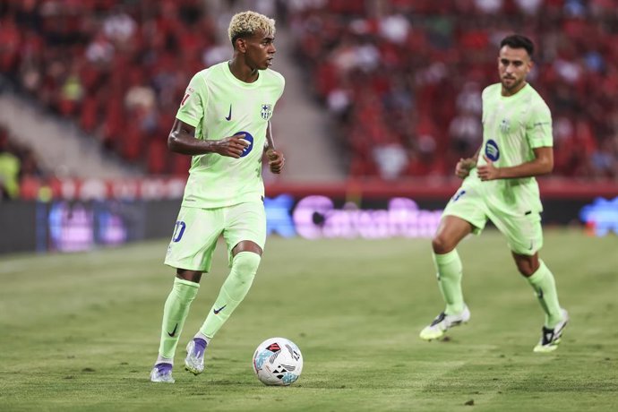 Lamine Yamal of FC Barcelona in action during the Spanish league, La Liga EA Sports, football match played between RCD Mallorca and FC Barcelona at Son Moix Stadium on August 16, 2025 in Mallorca, Spain.