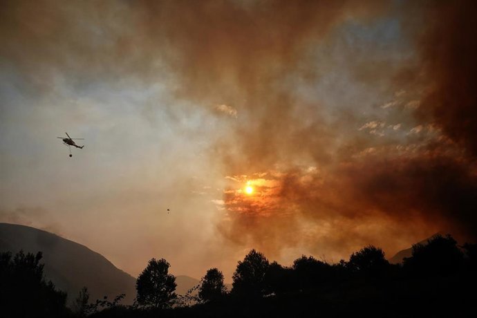 Incendio en Anllarinos del Sil (León).