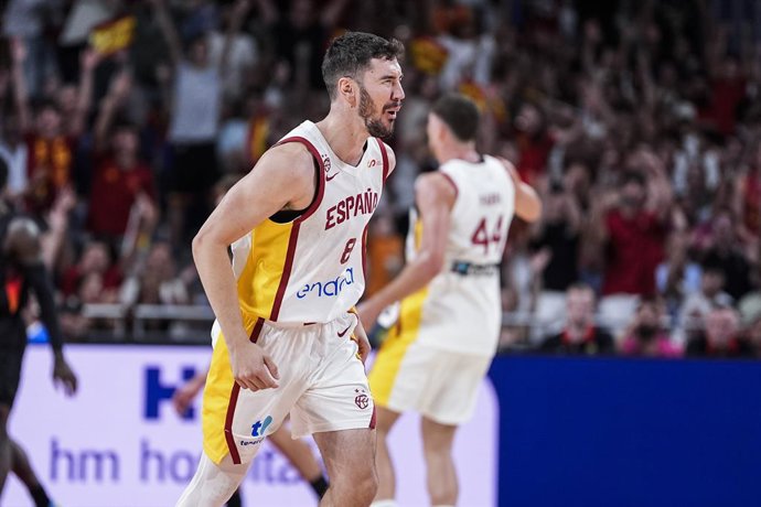 Dario Brizuela of Spain celebrates a basket during City of Madrid Tournament, basketball match played between Spain and Germany at Madrid Arena on August 21, 2025 in Madrid, Spain.