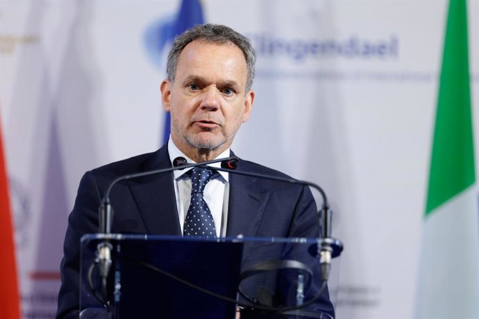 Archivo - 08 April 2025, Italy, Caserta: Netherlands' Minister of Foreign Affairs Caspar Veldkamp speaks during a press conference with his Italian counterpart Antonio Tajani (Not Pictured) after their meeting at the Reggia di Caserta. Photo: Antonio Bala