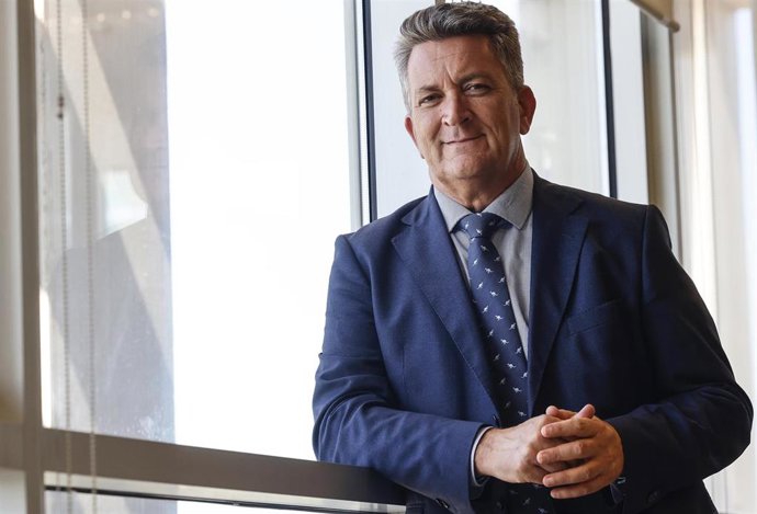 Archivo - El conseller de Medio Ambiente, Infraestructuras y Territorio, Vicente Martínez Mus, posa para Europa Press, a 21 de julio de 2025, en Valencia, Comunidad Valenciana (España). 