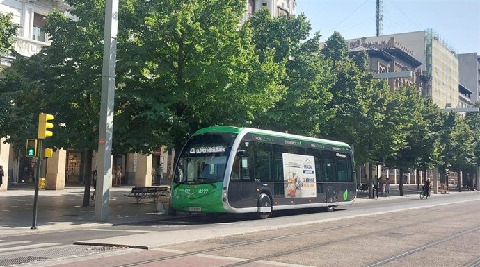 Autobús urbano, línea 21.