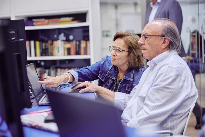 Más de 3.900 personas mayores en La Rioja participan en los talleres saludables de la Fundación 'la Caixa'