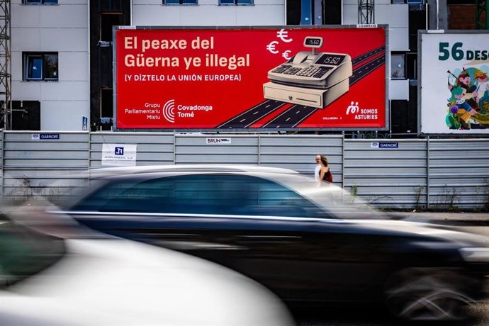 Pancarta contra el peaje del Huerna