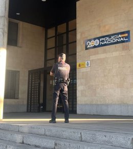 Detenido tras agredir con un cuchillo a una persona sin mediar palabra en un comercio de Segovia
