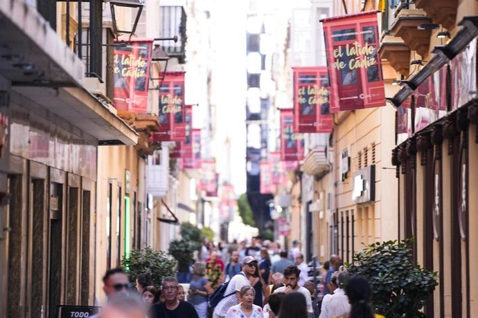 Archivo - Una calle de Cádiz