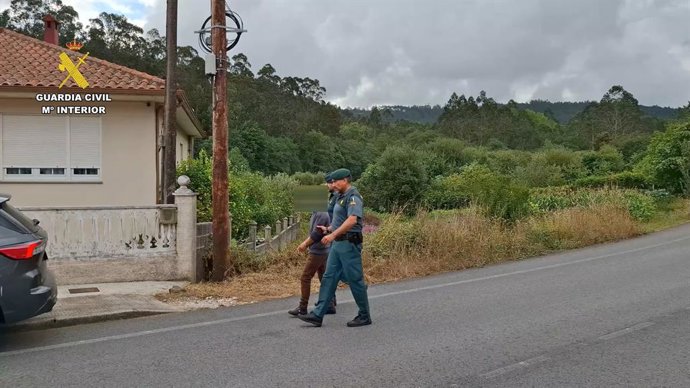 Detenció a Carballo (La Corunya) de la pressumpta autora d'onze incendis forestals