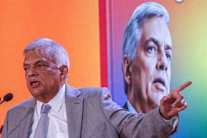 Archivo - August 29, 2024, Colombo, Western Province, Sri Lanka: Sri Lanka's President and independent presidential candidate Ranil Wickremesinghe speaks during the launch of his election manifesto. Cash-strapped Sri Lanka had no option but agree to an IM