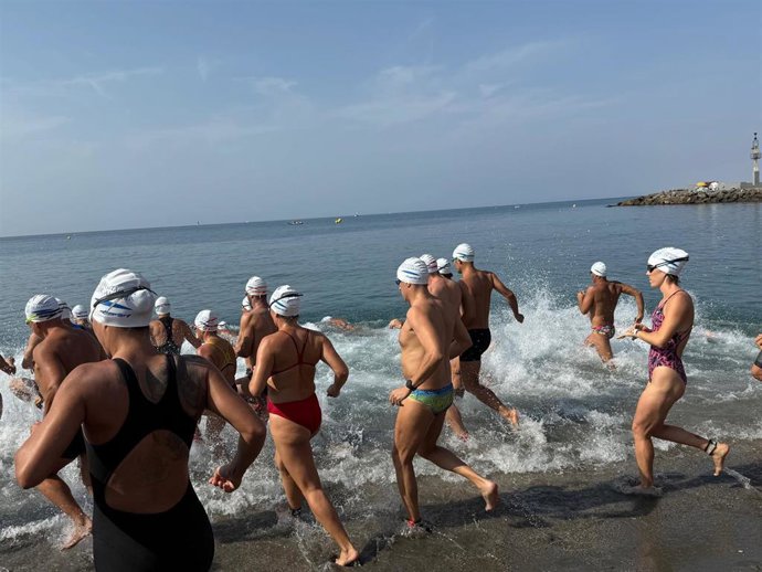 Imagen de los participantes de la V Travesía  a Nada 'Carlos Tejada'.