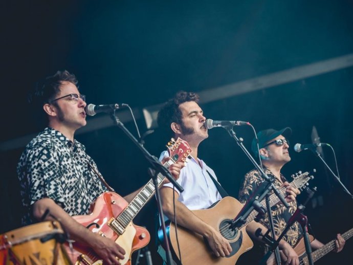 Director y actor de la película 'La Estrella Azul' en un concierto en homenaje al músico Mauricio Aznar.