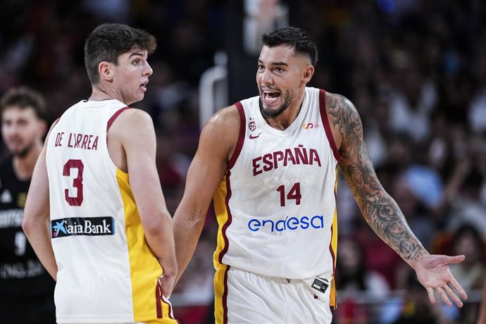 Willy Hernangomez, da Espanha, gesticula durante o Torneio Cidade de Madri, partida de basquete disputada entre Espanha e Alemanha na Madrid Arena, em 21 de agosto de 2025, em Madri, Espanha.