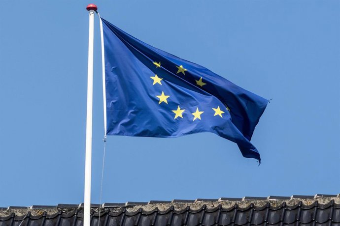 Archivo - June 2, 2024, Copenhagen, Copenhagen, Denmark: The flag of Europe or European flag consists of twelve golden stars forming a circle on a blue field. It is the official flag of the European Union