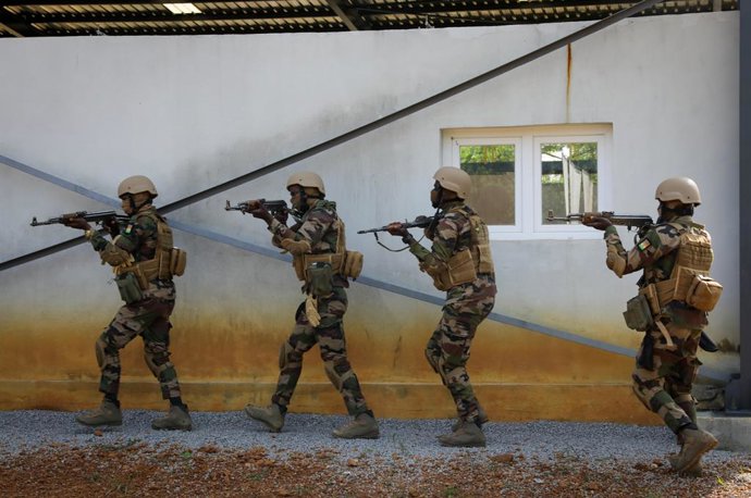 Archivo - February 19, 2022, Abidjan, Ivory Coast: Nigerian Armed Forces soldiers during close quarter battle training alongside French Special Forces during exercise Flintlock 2022 February 19, 2022 near Abidjan, Ivory Coast.
