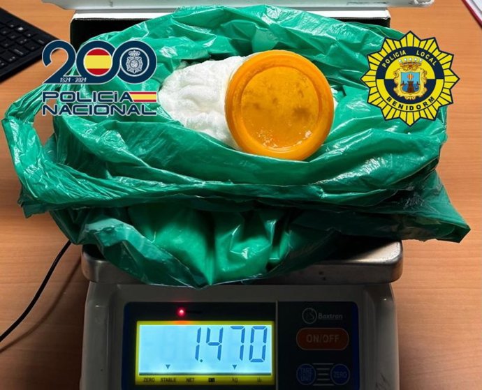 Detenido con casi un kilo y medio de cocaína tras ser interceptado en un control policial rutinario en Benidorm