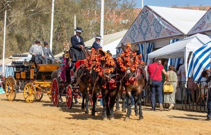 Imagen de un carruaje de caballos en la Feria de Otoño en Huelva.