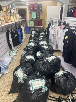 Guardia Civil interviene 2.506 prendas falsificadas en establecimientos comerciales de Can Picafort