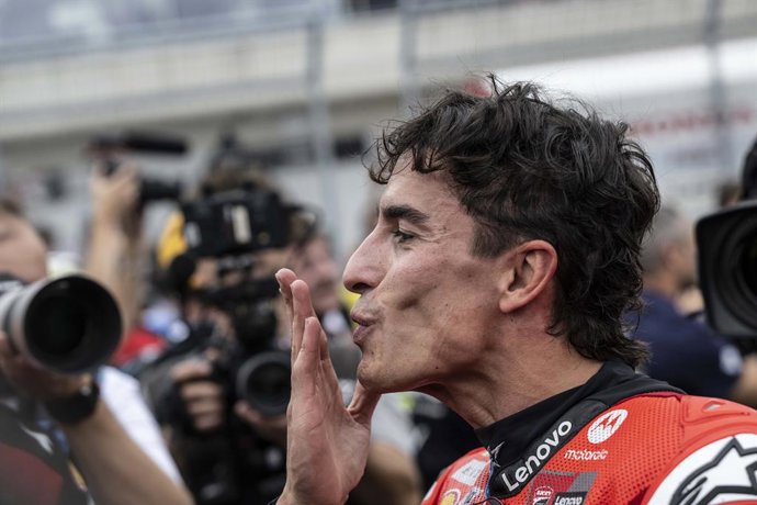 MARQUEZ Marc (spa), Ducati Lenovo Team, Ducati Desmosedici GP25, portrait celebrates his victory on Sprint Race during the 2025 MotoGP Michelin Grand Prix of Hungary, on the Balaton Park circuit, from August 22 to 24, 2025 in Balatonfokajar, Hungary - Pho