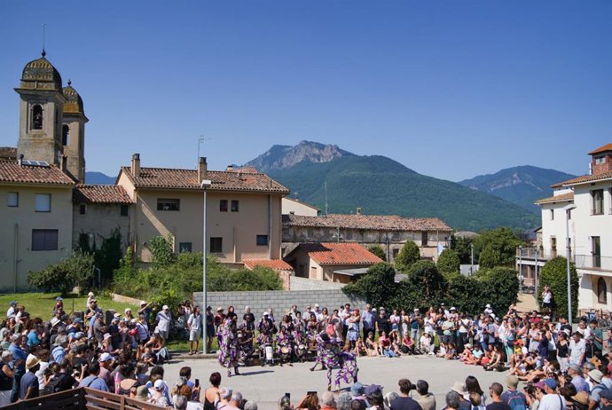 Acto en la 43a edición del Festival Ésdansa de Les Preses (Girona)