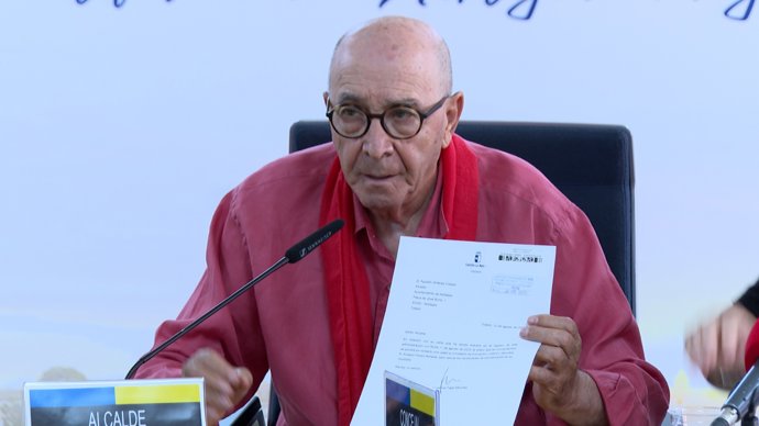 El alcalde de Noblejas, Agustín Jiménez, en rueda de prensa.
