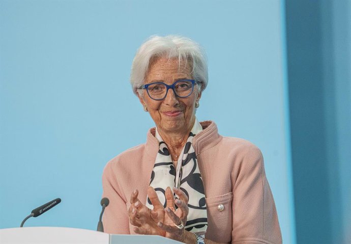 Archivo - 17 April 2025, Hesse, Frankfurt_Main: Christine Lagarde, President of the European Central Bank (ECB), addresses journalists regarding the central bank's latest interest rate decision. The European Central Bank (ECB) on Thursday cut its benchmar