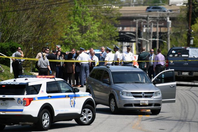 Archivo - 23 de abril de 2025, Arbutus, Md, EUA: A polícia do condado de Baltimore está no local de um tiroteio fatal envolvido por um policial no bloco 5100 da Leeds Avenue. Uma pessoa com uma besta estava na área.