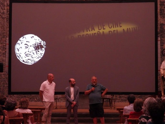 Proyección en el Hotel Monasterio de Boltaña.