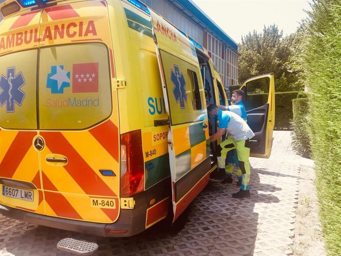Archivo - Ambulancia del SUMMA 112 en Getafe