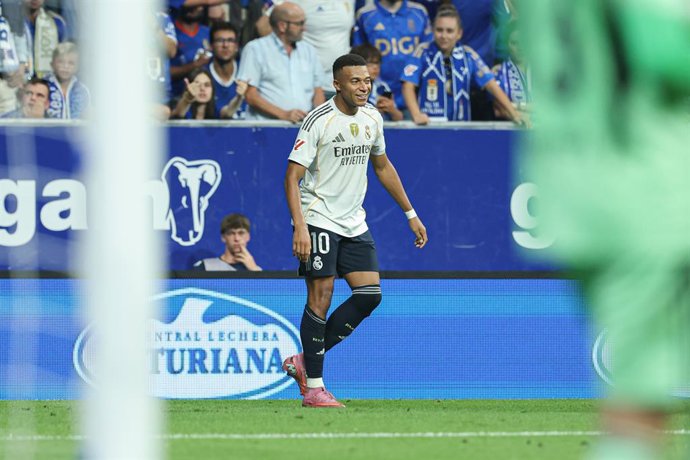 Kylian Mbappe, do Real Madrid CF, comemora um gol durante a partida de futebol da Liga Espanhola, LaLiga EA Sports, disputada entre Real Oviedo e Real Madrid no estádio Carlos Tartiere em 24 de agosto de 2025, em Oviedo, Astúrias, Espanha.