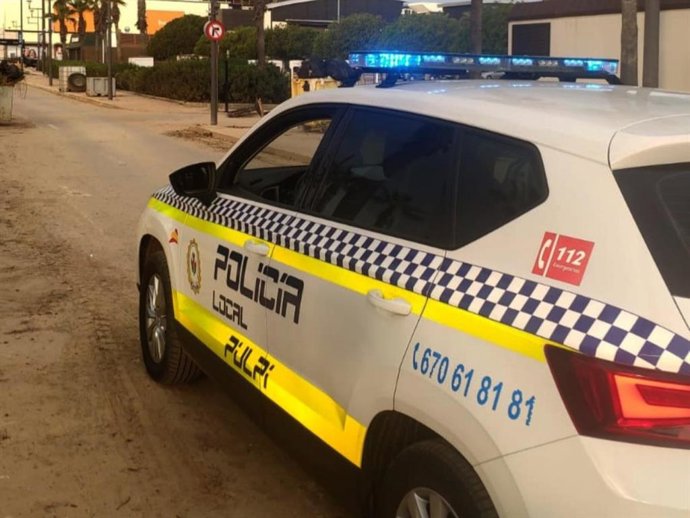 Archivo - Un vehículo de la Policía Local de Pulpí (Almería).