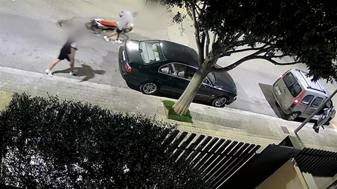 Detenidas tres personas por el robo de ciclomotores en poblaciones valencianas.