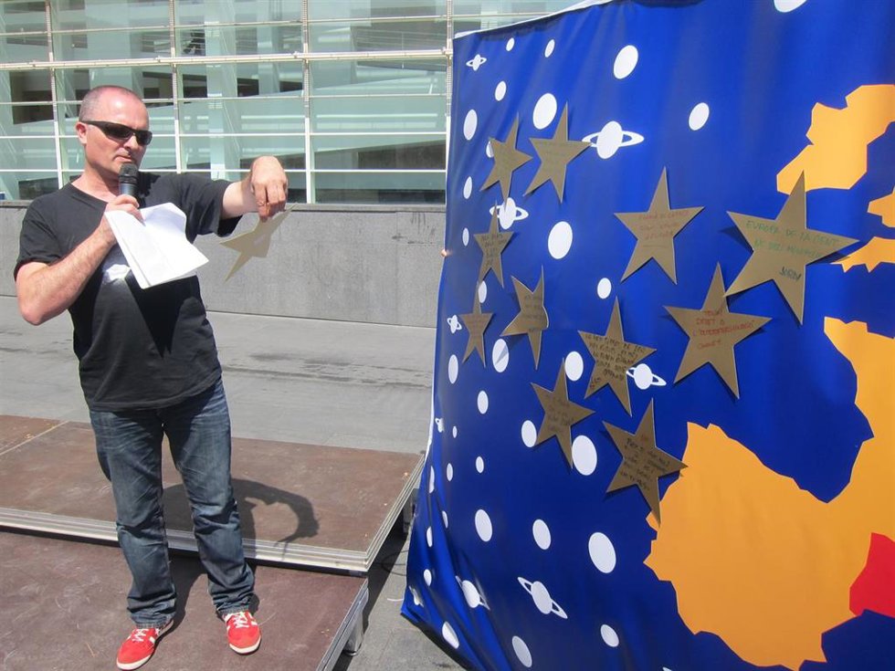 Archivo - El actor Toni Alb, alter ego del Rey, apoya la campaña europea de ERC