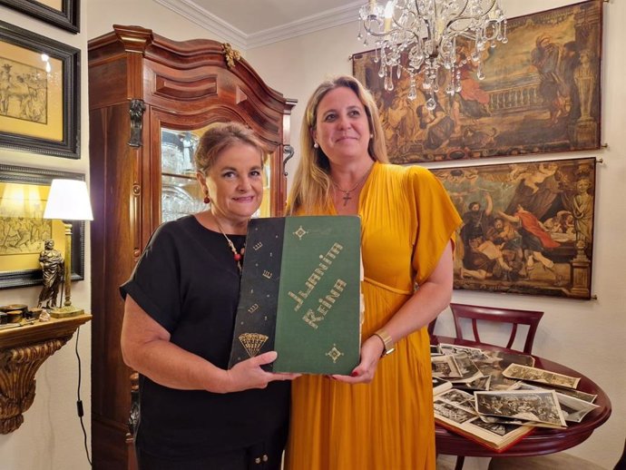 La delegada de Cultura del Ayuntamiento de Sevilla, Angie Moreno, en el centenario del nacimiento de Juanita Reina.
