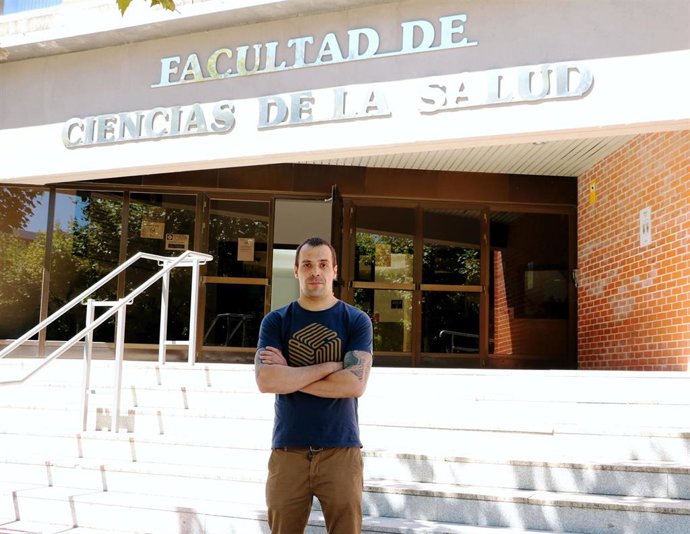 Un estudio internacional con el concurso de la ULE revela que la contaminación acelera el deterioro cerebral y cognitivo. En la foto, el investigador Jorge Arias de la Torre