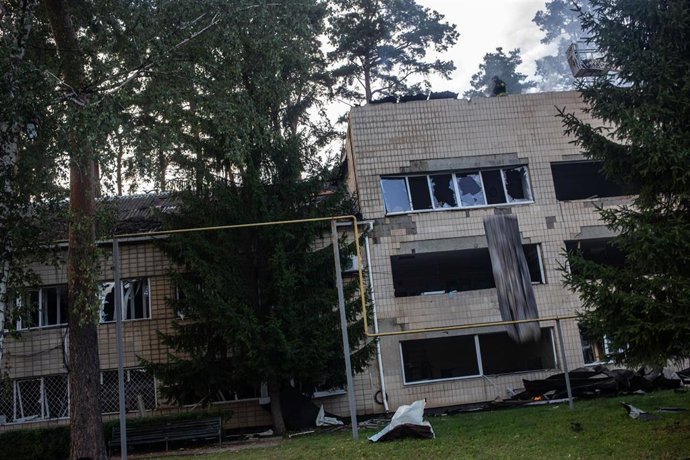 Edificio destruido por un ataque ruso en la ciudad de Sumi, Ucrania